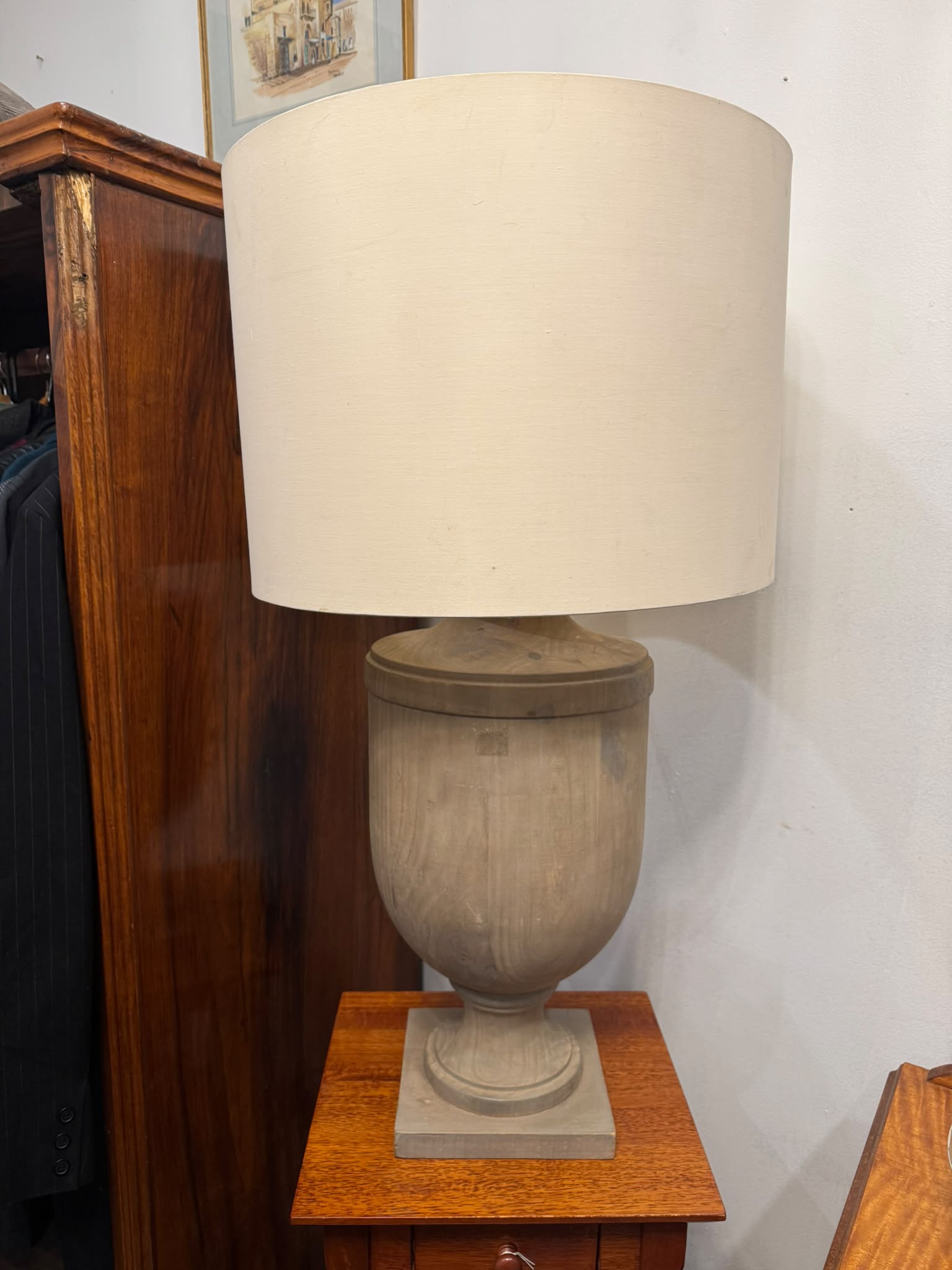 The main photo for Wood Urn style Table Lamp
